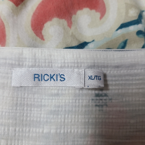 Rickis Top - Picture 3 of 4